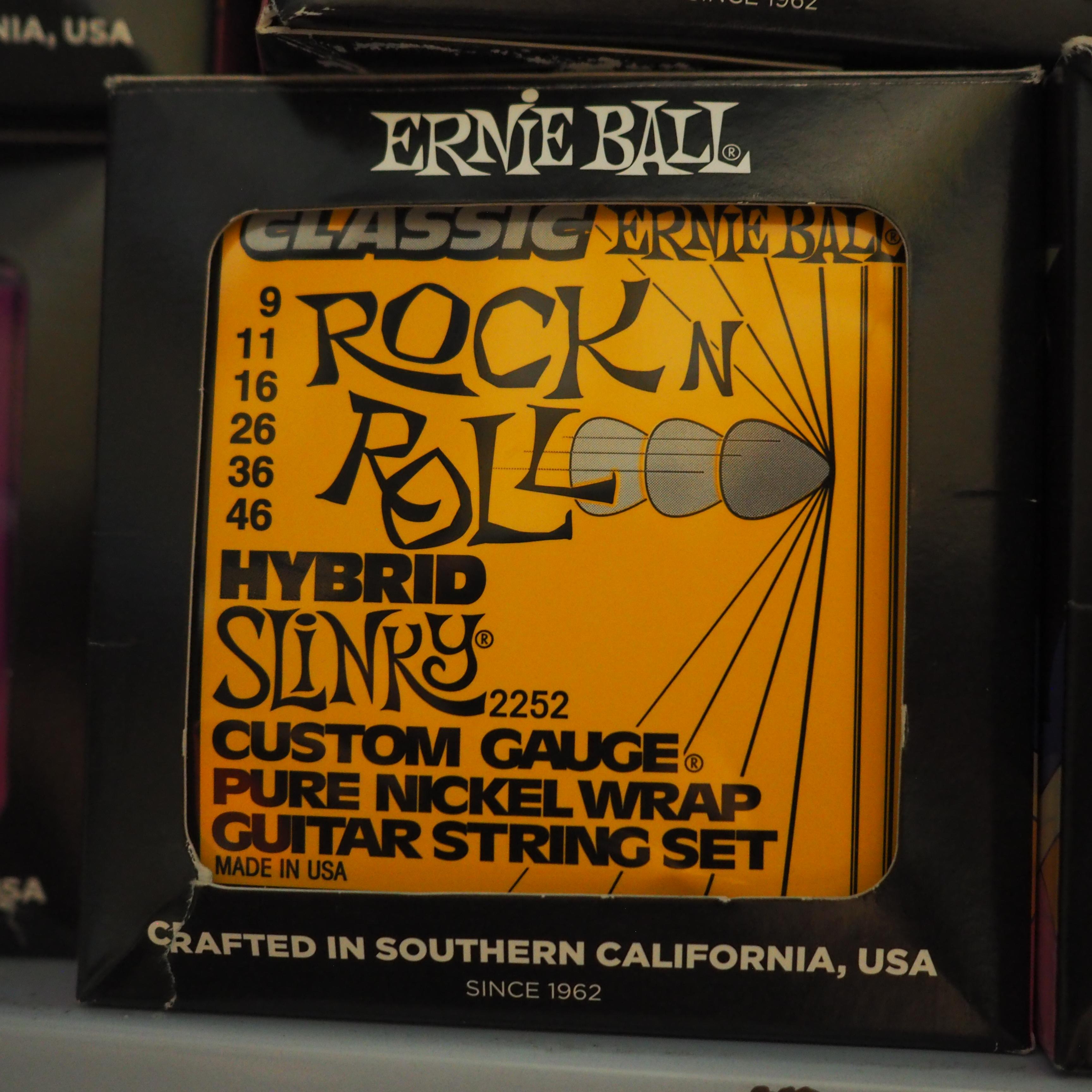 Ernie Ball 2252 Rock n Roll Nickel Wrap Electric Guitar Strings, 9-46