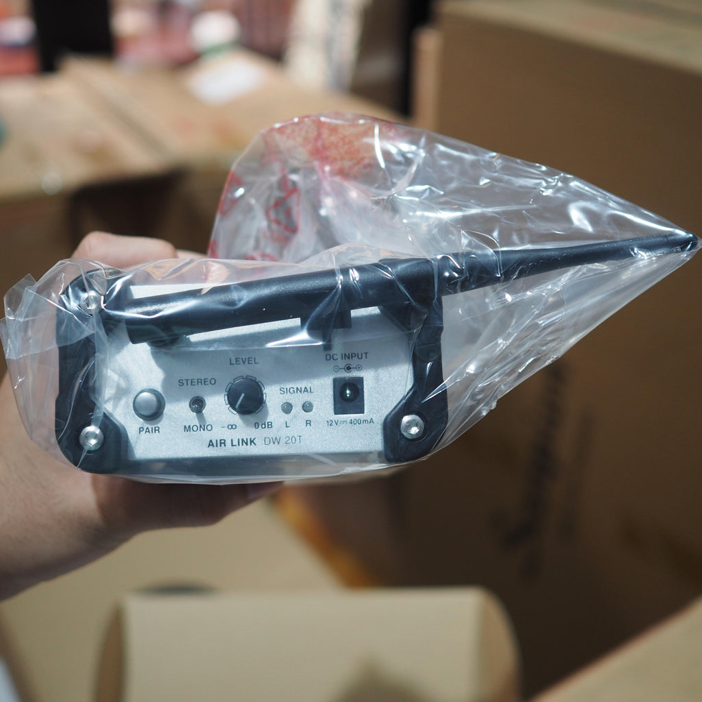 Klark Teknik DW 20T 2.4 Ghz Wireless Stereo Transmitter Audio Broadcasting
