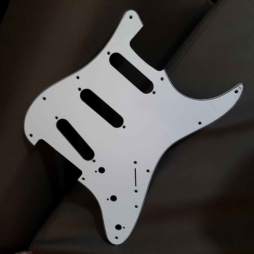 HIGH QUALITY GUITAR STRATOCASTER SSS PICK GUARD
