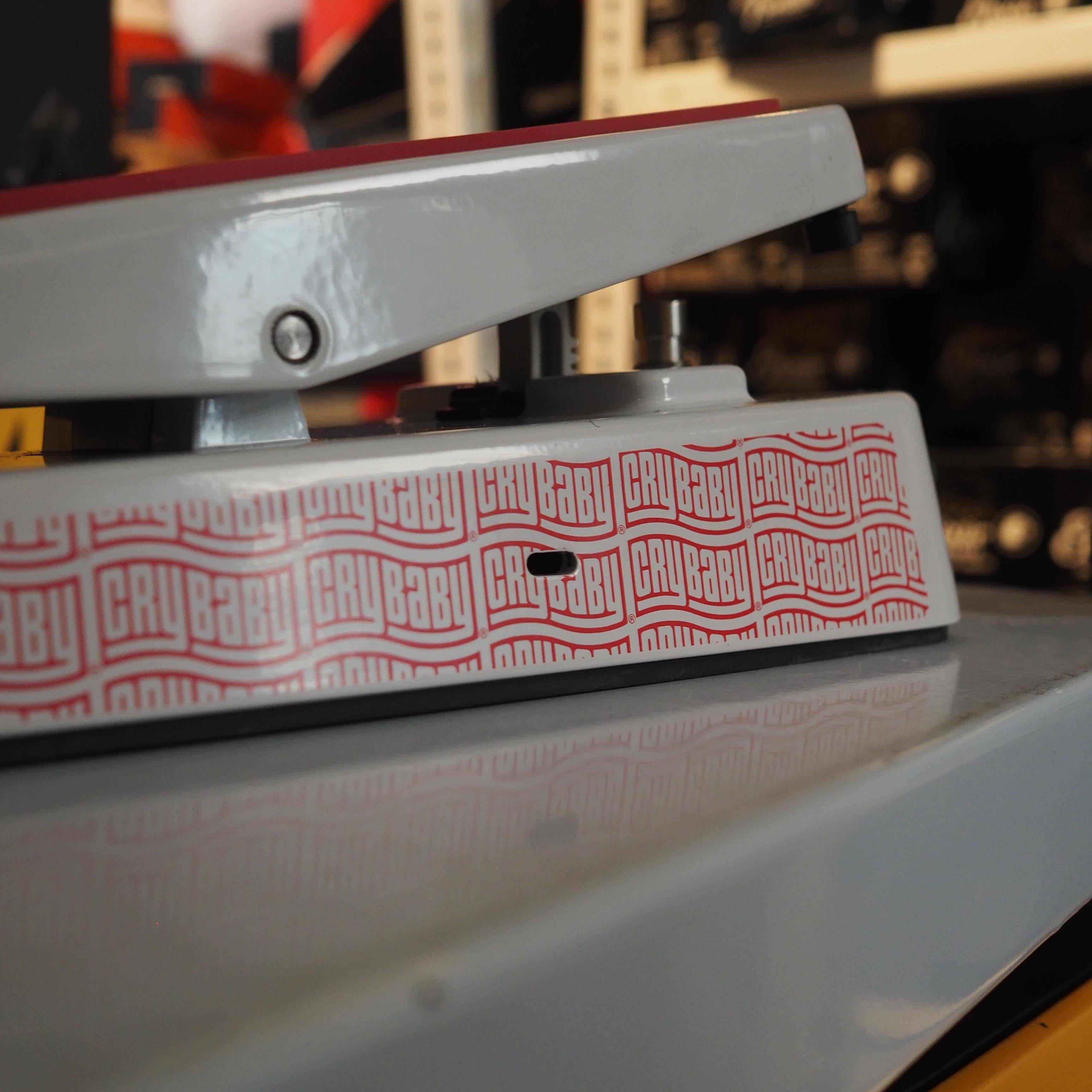 CRY BABY CBJ95SW JUNIOR WAH SPECIAL EDITION WHITE - Wah Efek Pedal