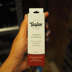 Taylor Fretboard Conditioner, 2 oz - Pembersih Perawatan Fretboard