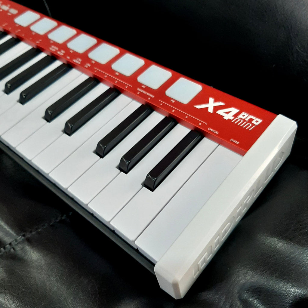 MIDIPLUS X4 PRO MINI MIDI CONTROLLER