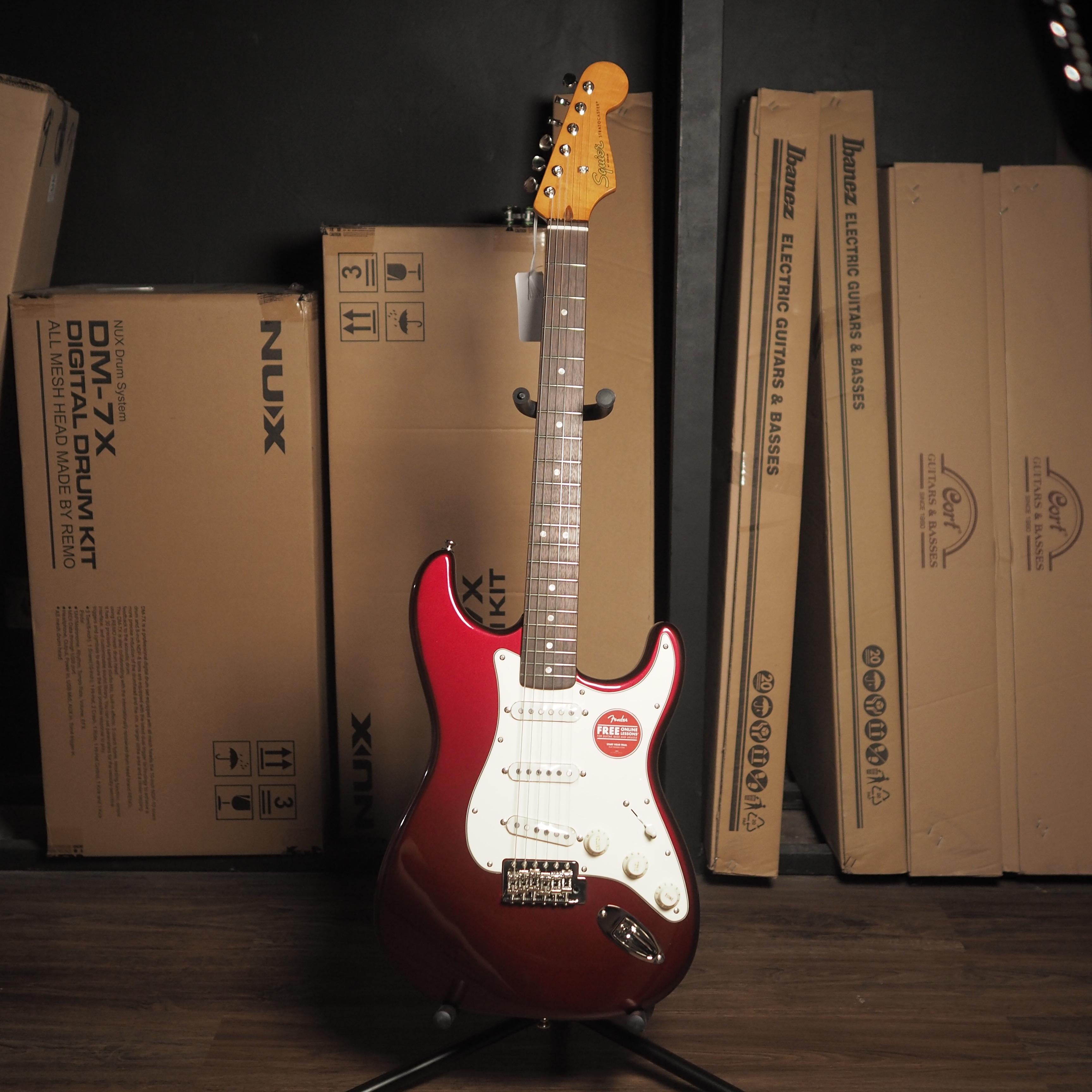SQUIER STRATOCASTER CLASSIC VIBE 60s Electric Guitar | Gitar Listrik