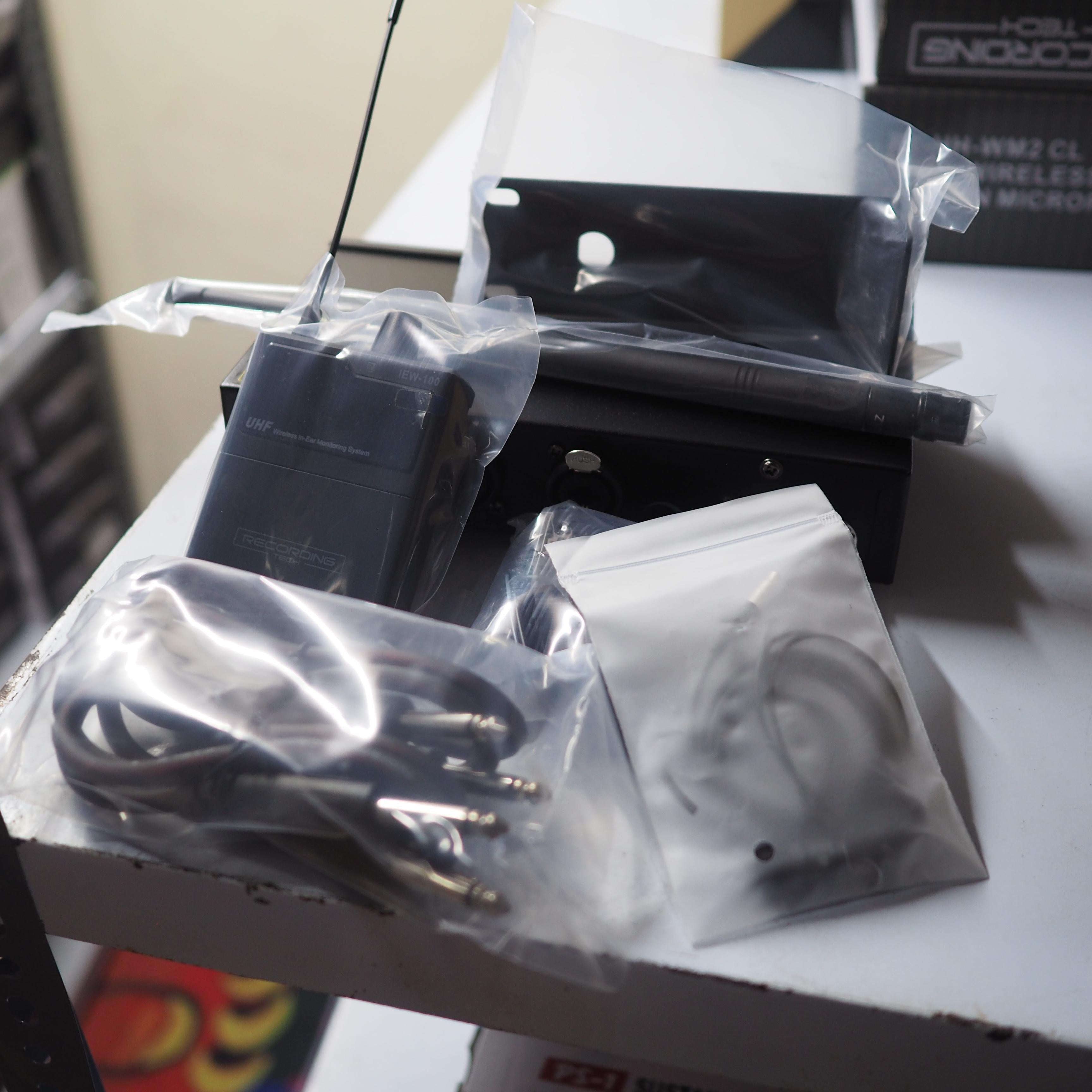 RECORDING TECH IEW-100 Wireless In Ear Monitoring System | IEM IEW100