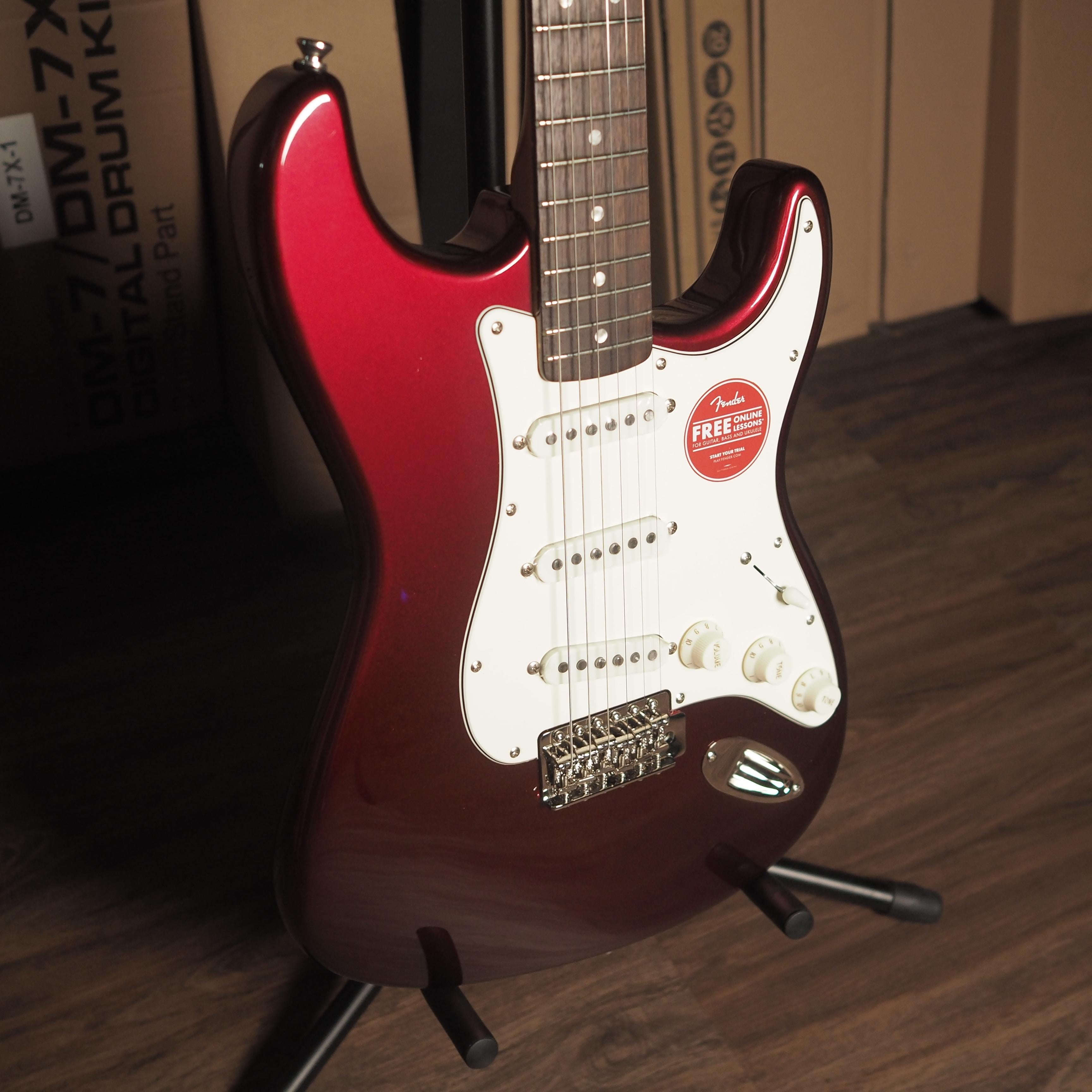 SQUIER STRATOCASTER CLASSIC VIBE 60s Electric Guitar | Gitar Listrik