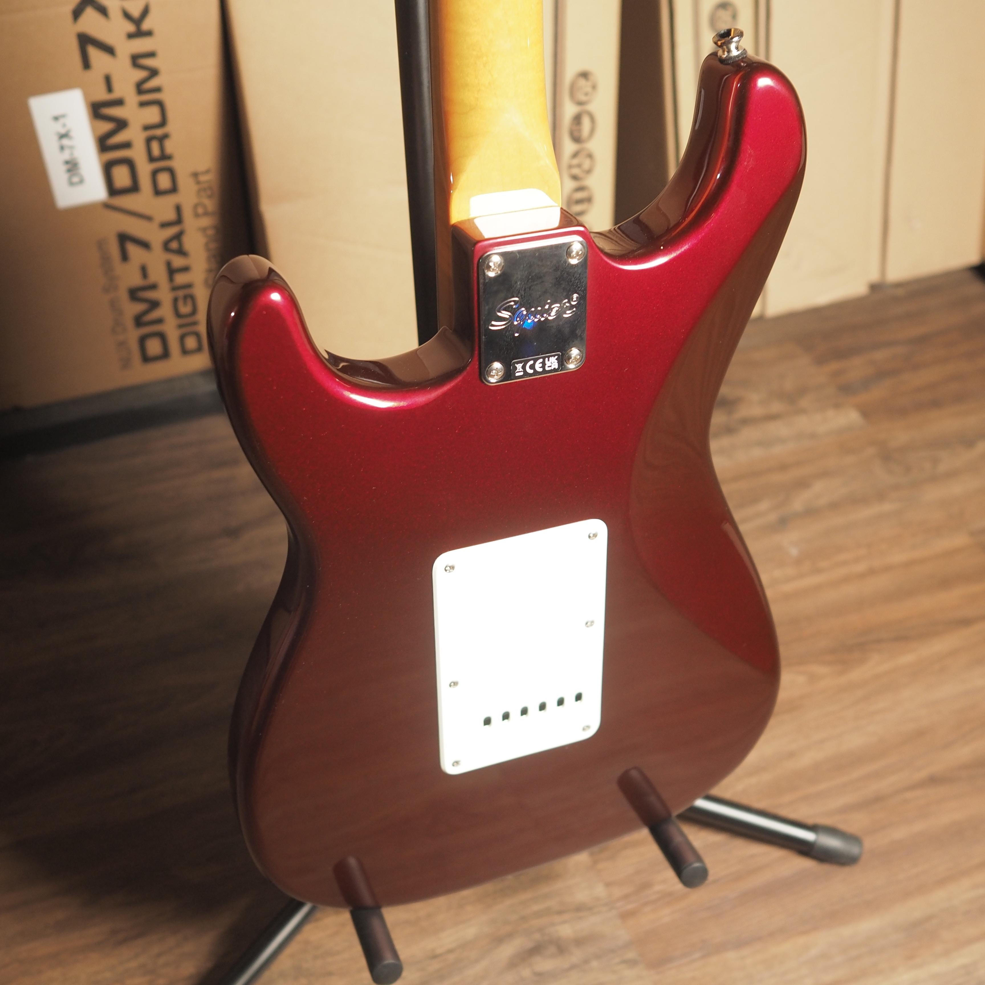 SQUIER STRATOCASTER CLASSIC VIBE 60s Electric Guitar | Gitar Listrik