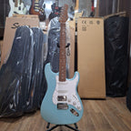 Corona Standart Plus ST Electric Guitar with Case - Gitar Listrik