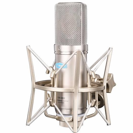 PAKET PODCAST 6 ORANG KOMPLIT BEHRINGER UMC1820, MAONO MH601 PLUS MIC