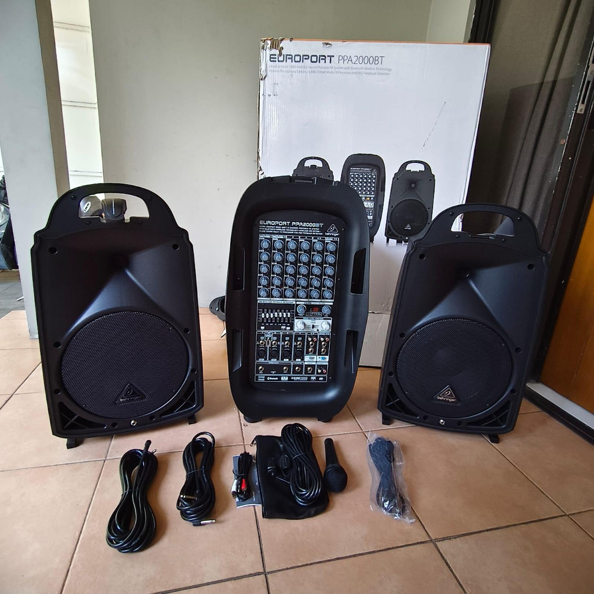 BEHRINGER EUROPORT PPA2000BT 2000W 8 Channel Portable PA Speaker Mixer