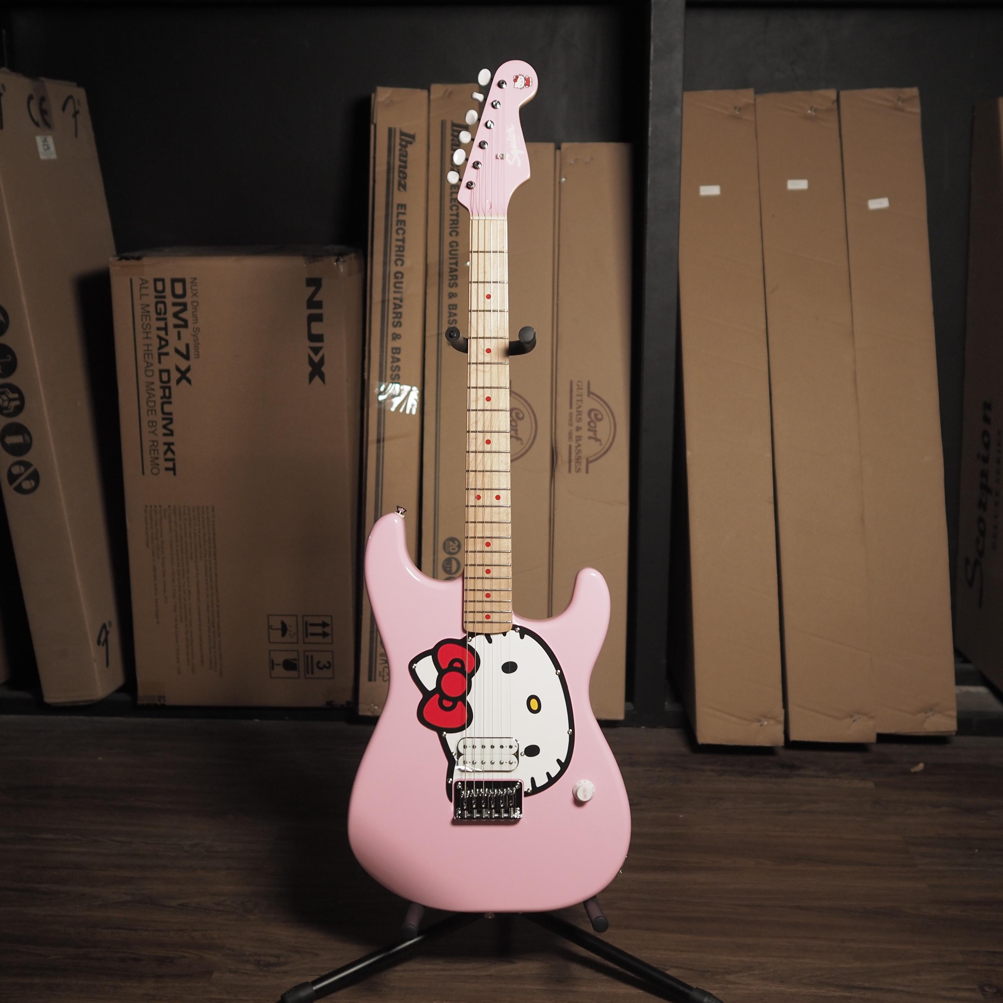 Squier Hello Kitty Limited Edition Stratocaster Electric Guitar, Maple FB | Gitar Elektrik Original by Fender Asli