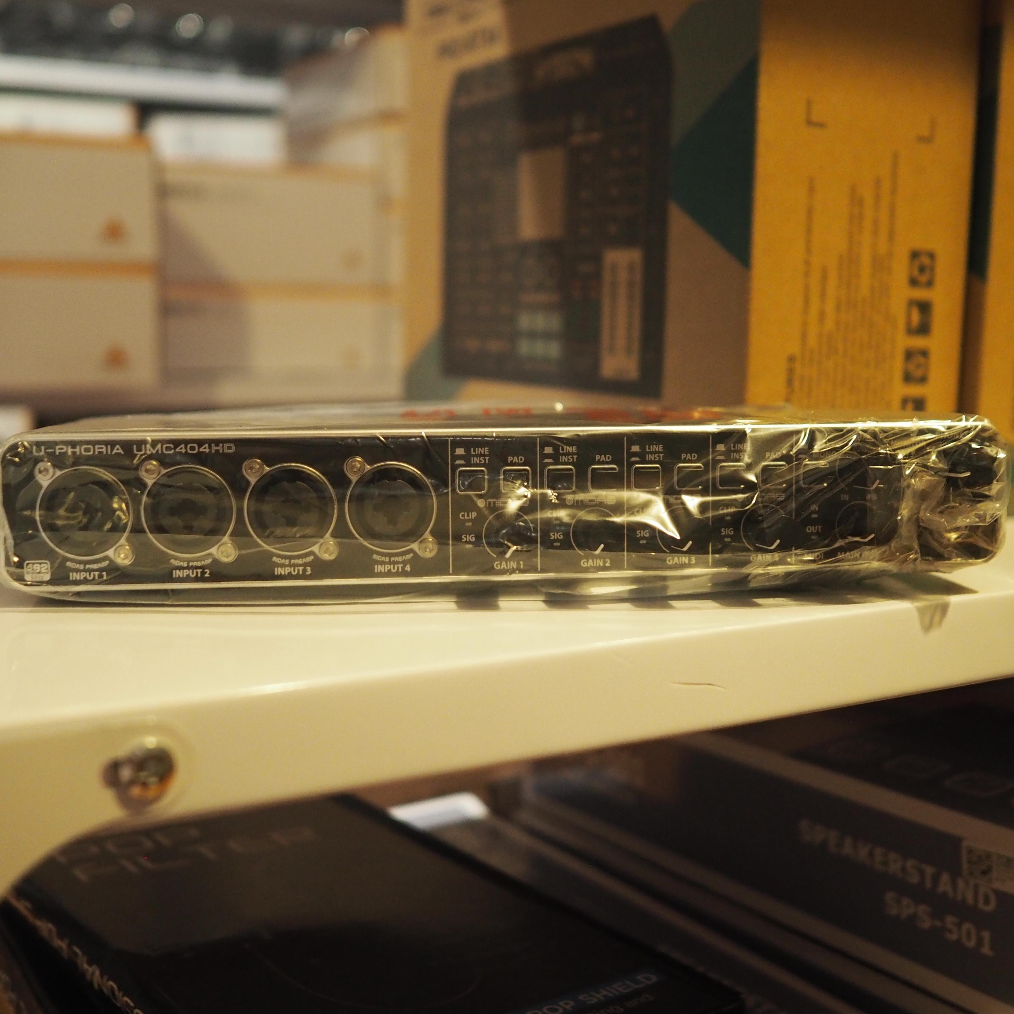 Behringer Souncard U-PHORIA UMC404HD