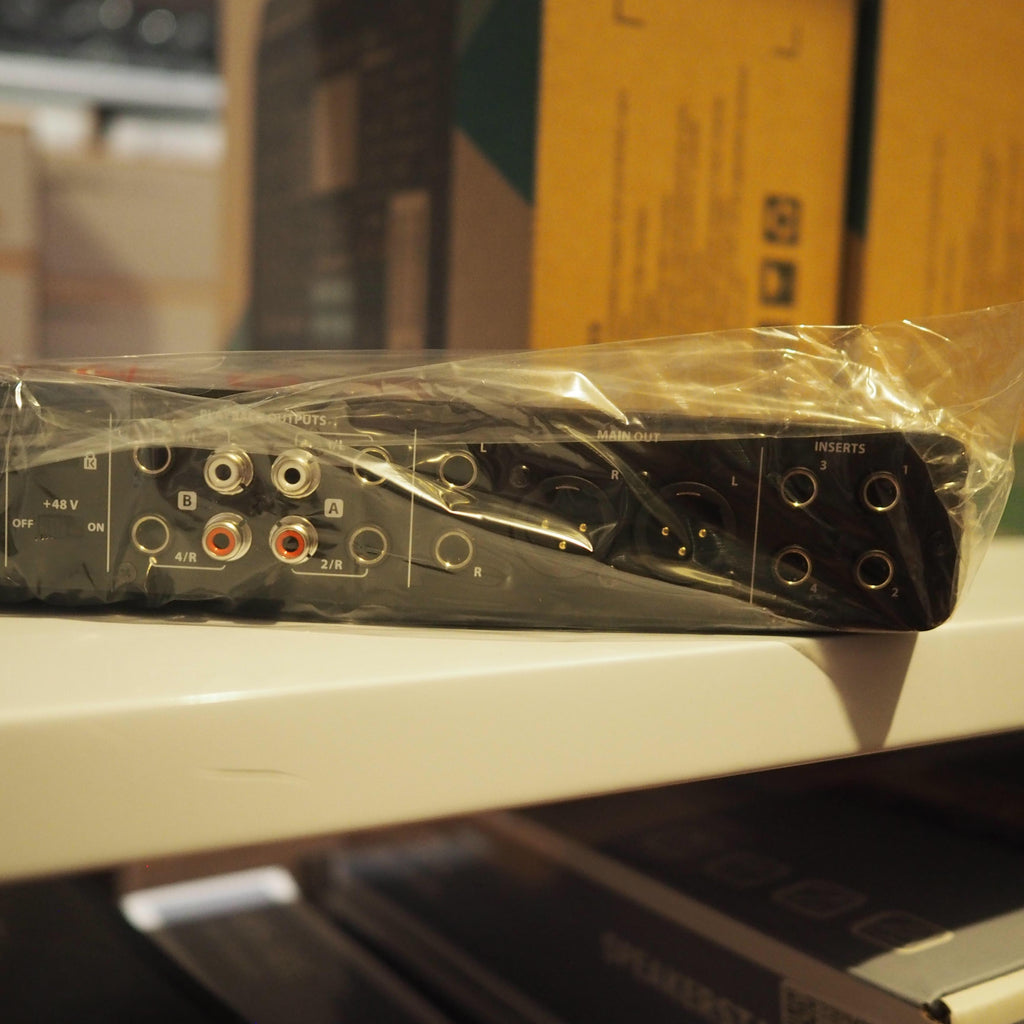 Behringer Souncard U-PHORIA UMC404HD