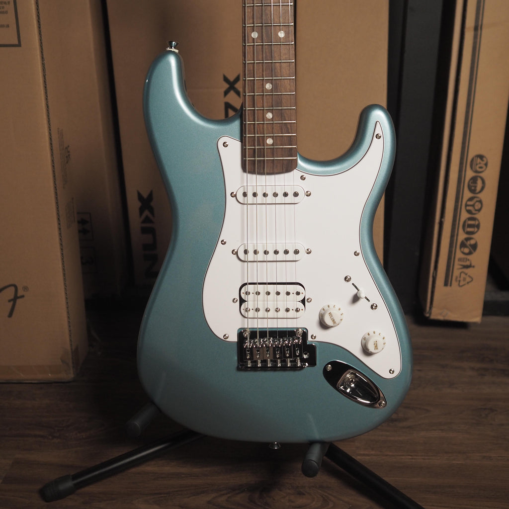 Squier Affinity Series Stratocaster Junior HSS Electric Guitar, Laurel FB - Gitar Elektrik