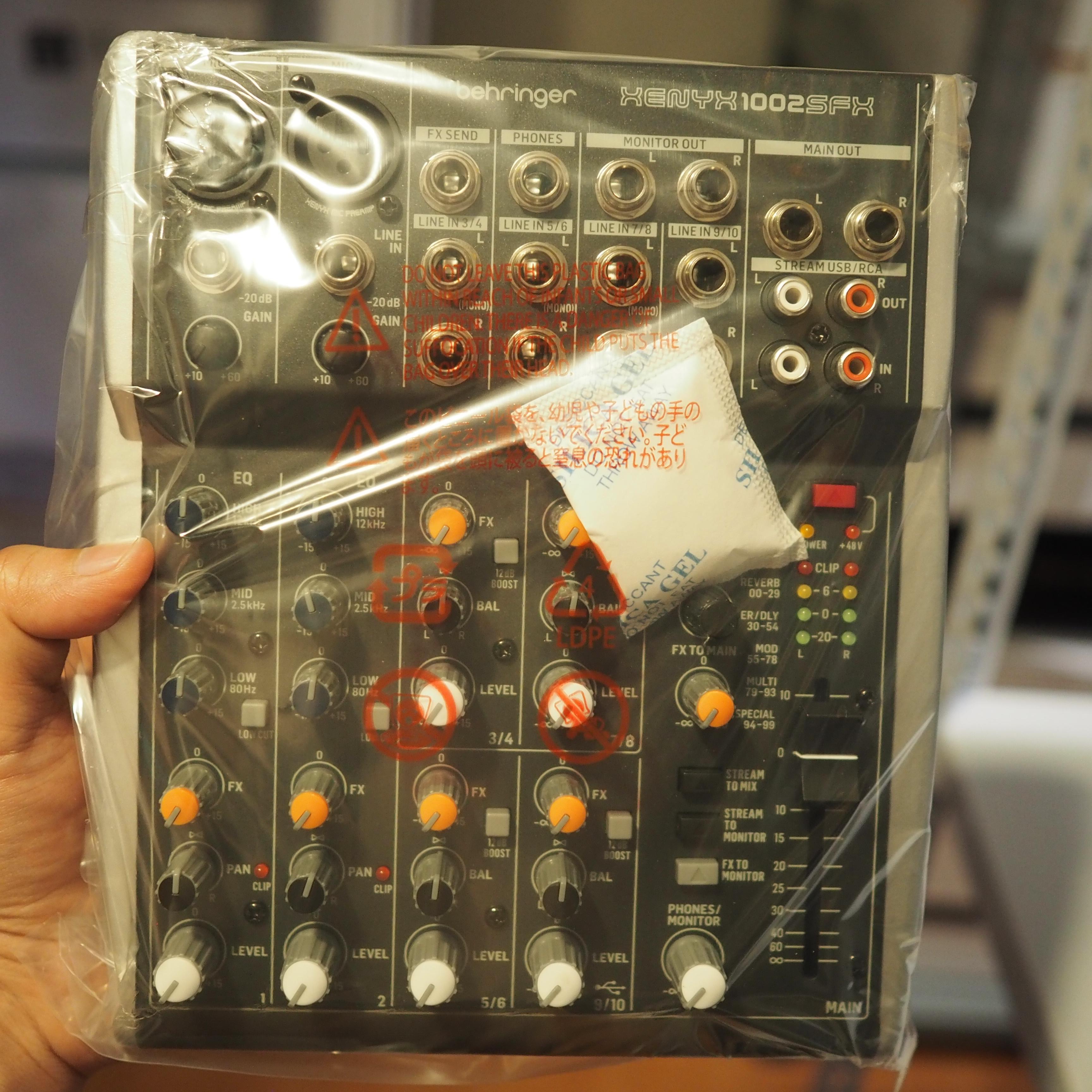 BEHRINGER XENYX 1002SFX Audio Mixer with USB Streaming Interface