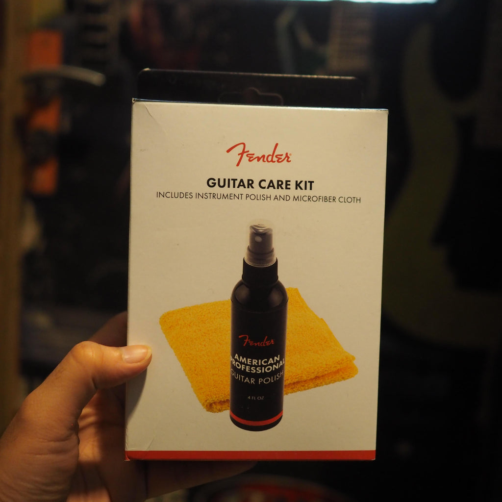 Fender 4 oz Polish and Shop Cloth 2-Pack - Pembersih Instrumen
