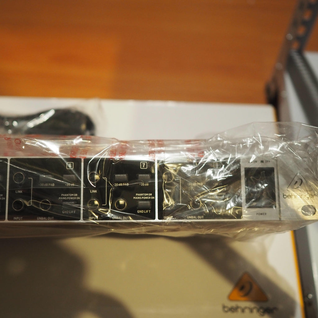 BEHRINGER ULTRA DI PRO DI800 V2 Phantom Powered 8 Channel Rack DI Box