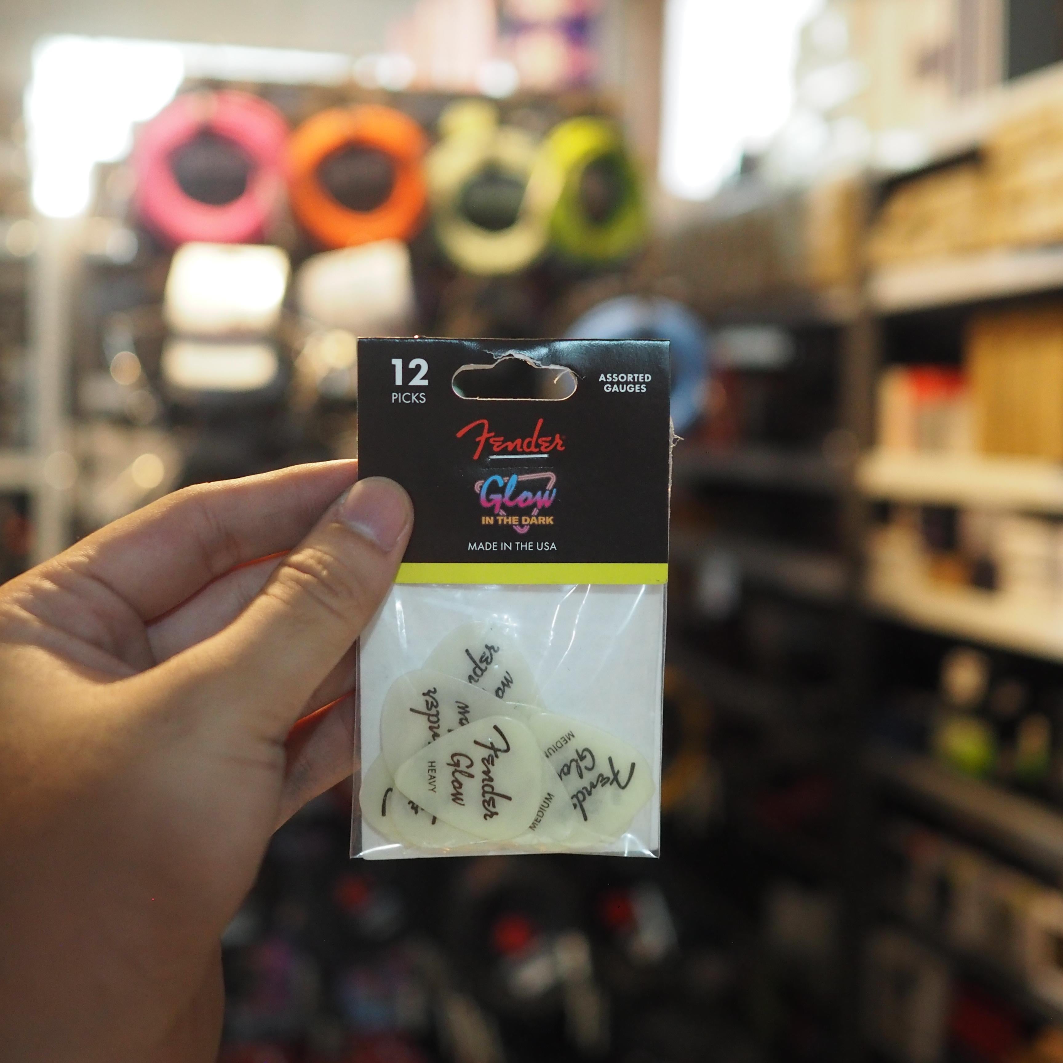 Fender Glow In The Dark 351 Guitar Picks - Pik Gitar Bass Isi 12
