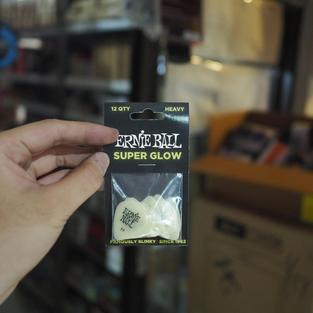Ernie Ball Super Glow Cellulose Guitar Picks, 12-Pack- Pik Gitar Bass