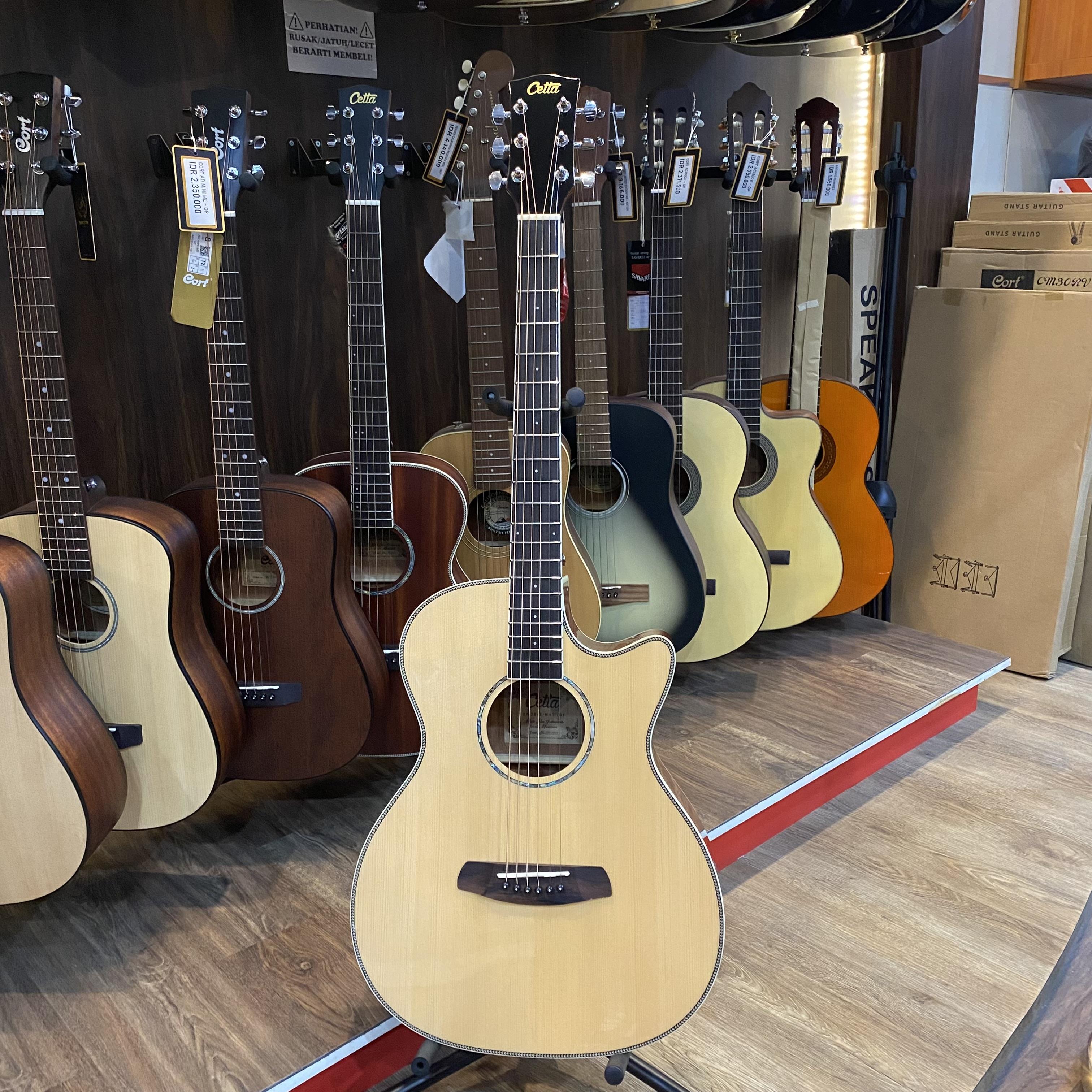 Cetta OM28CE Acoustic Guitar with Pre-Amp - Gitar Akustik Elektrik Cetta OM28CE dengan PreAmp