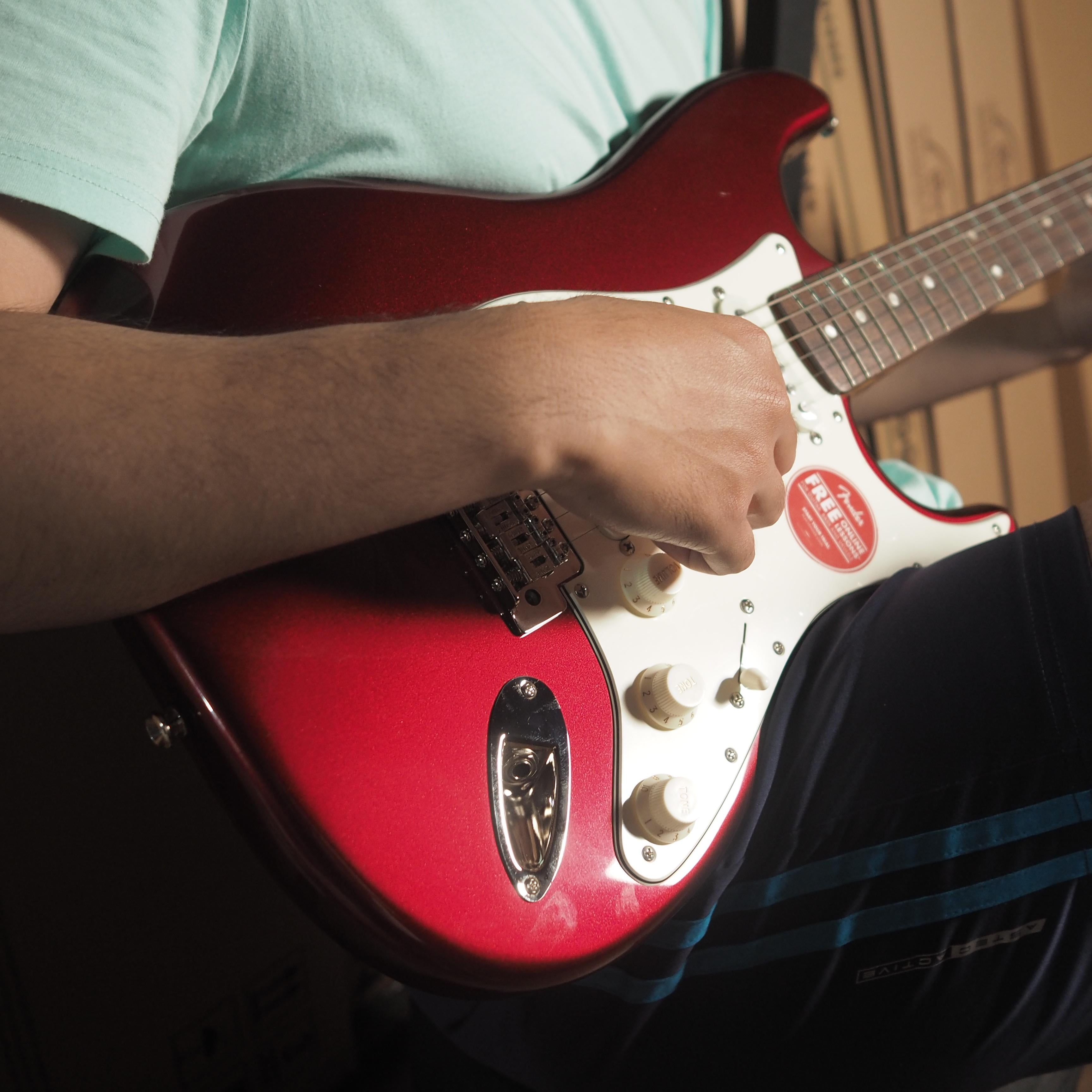 SQUIER STRATOCASTER CLASSIC VIBE 60s Electric Guitar | Gitar Listrik